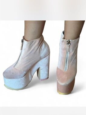 YRU Pink Velvet Platform Ankle Boots with Front Zip